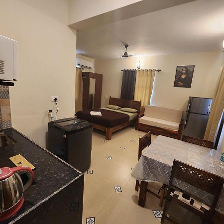 Coastal Suites Apart-Hotel โคลวา ภายนอก รูปภาพ