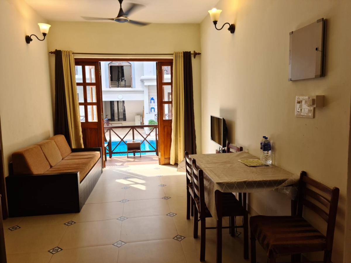 Coastal Suites Apart-Hotel โคลวา ภายนอก รูปภาพ