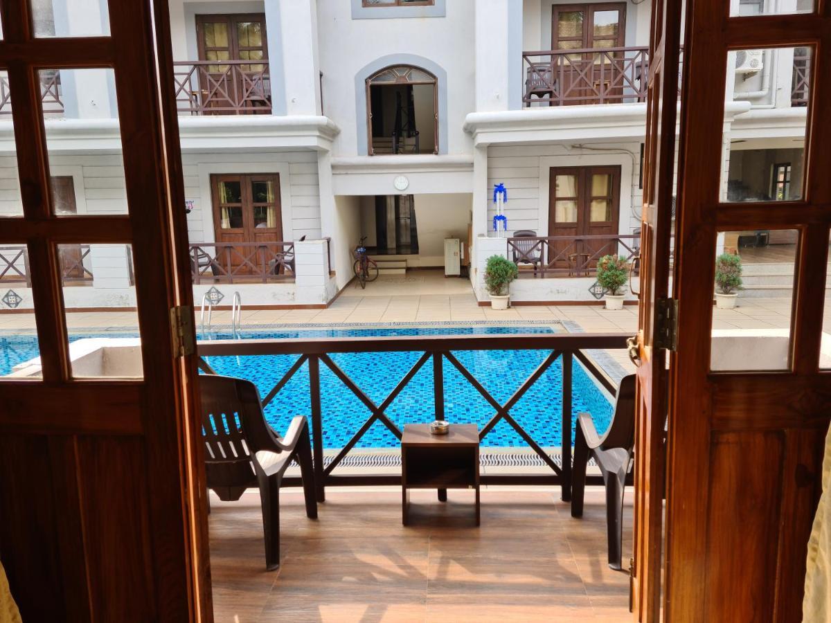 Coastal Suites Apart-Hotel โคลวา ภายนอก รูปภาพ