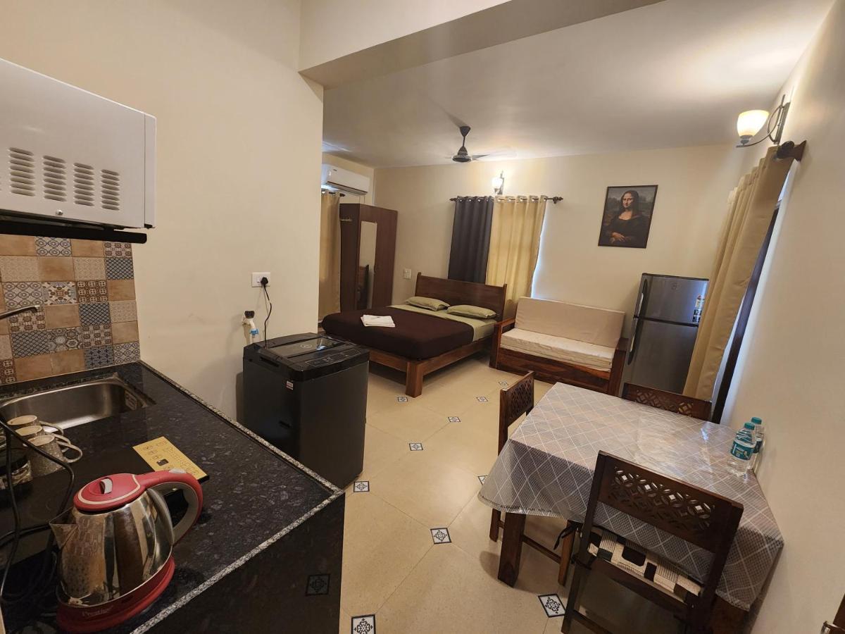 Coastal Suites Apart-Hotel โคลวา ภายนอก รูปภาพ