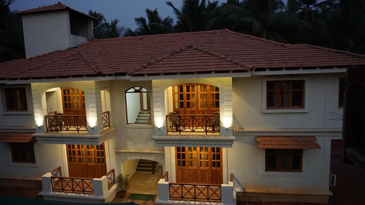 Coastal Suites Apart-Hotel โคลวา ภายนอก รูปภาพ