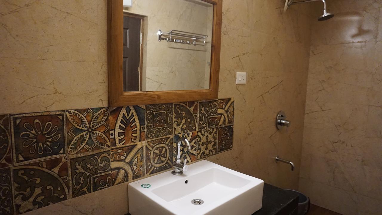 Coastal Suites Apart-Hotel โคลวา ภายนอก รูปภาพ
