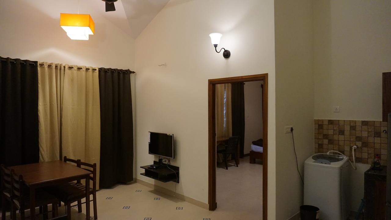 Coastal Suites Apart-Hotel โคลวา ภายนอก รูปภาพ