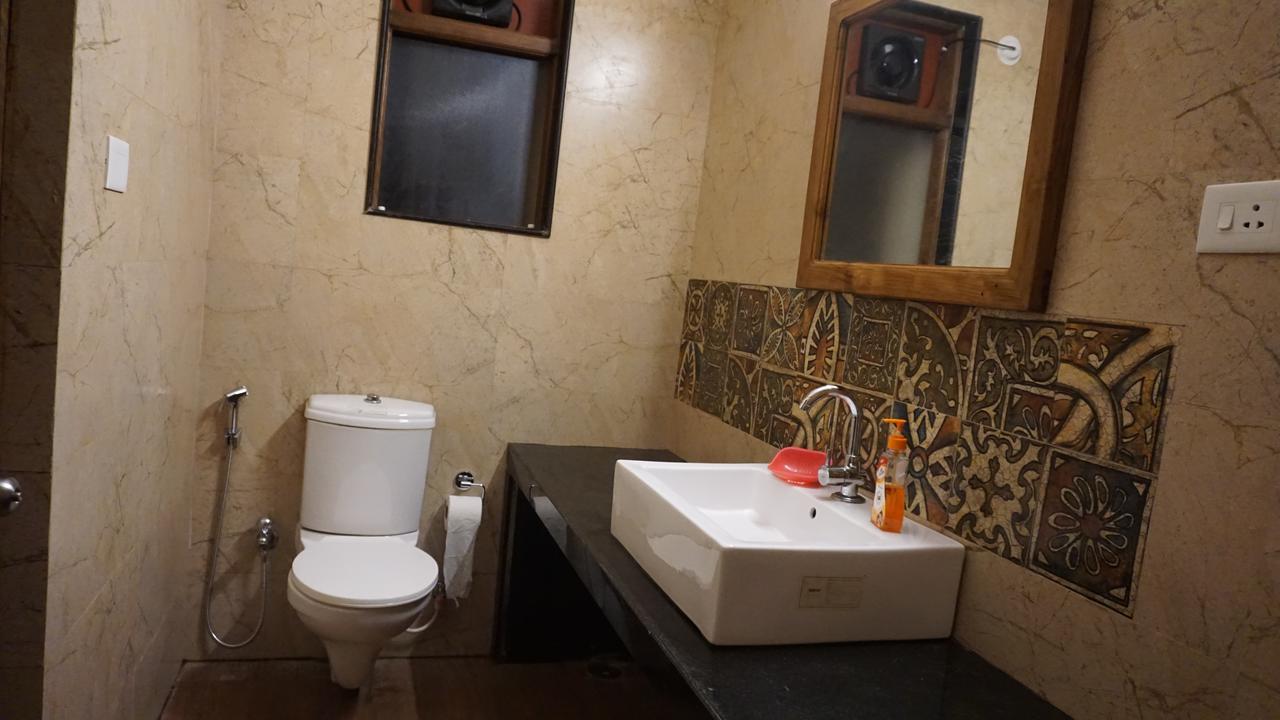 Coastal Suites Apart-Hotel โคลวา ภายนอก รูปภาพ