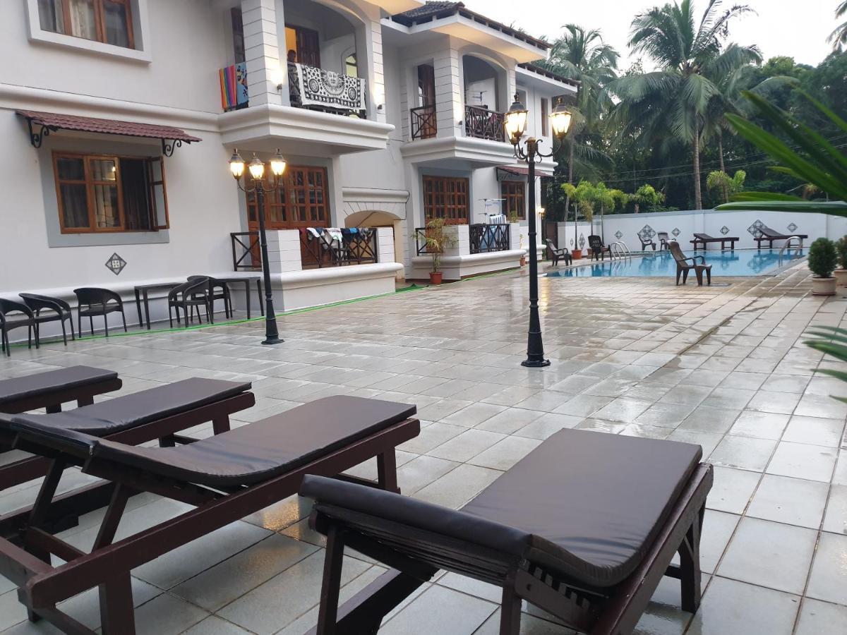 Coastal Suites Apart-Hotel โคลวา ภายนอก รูปภาพ