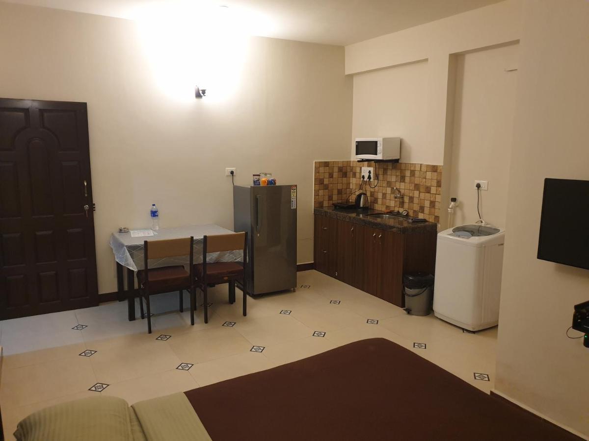 Coastal Suites Apart-Hotel โคลวา ภายนอก รูปภาพ