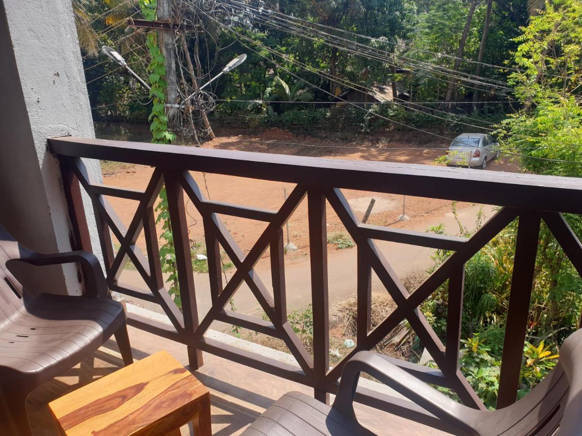 Coastal Suites Apart-Hotel โคลวา ภายนอก รูปภาพ