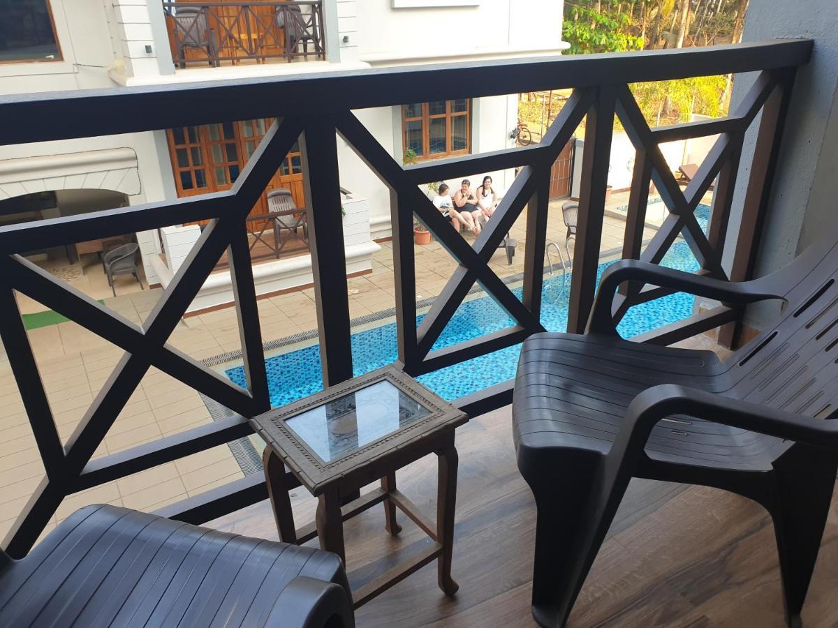 Coastal Suites Apart-Hotel โคลวา ภายนอก รูปภาพ